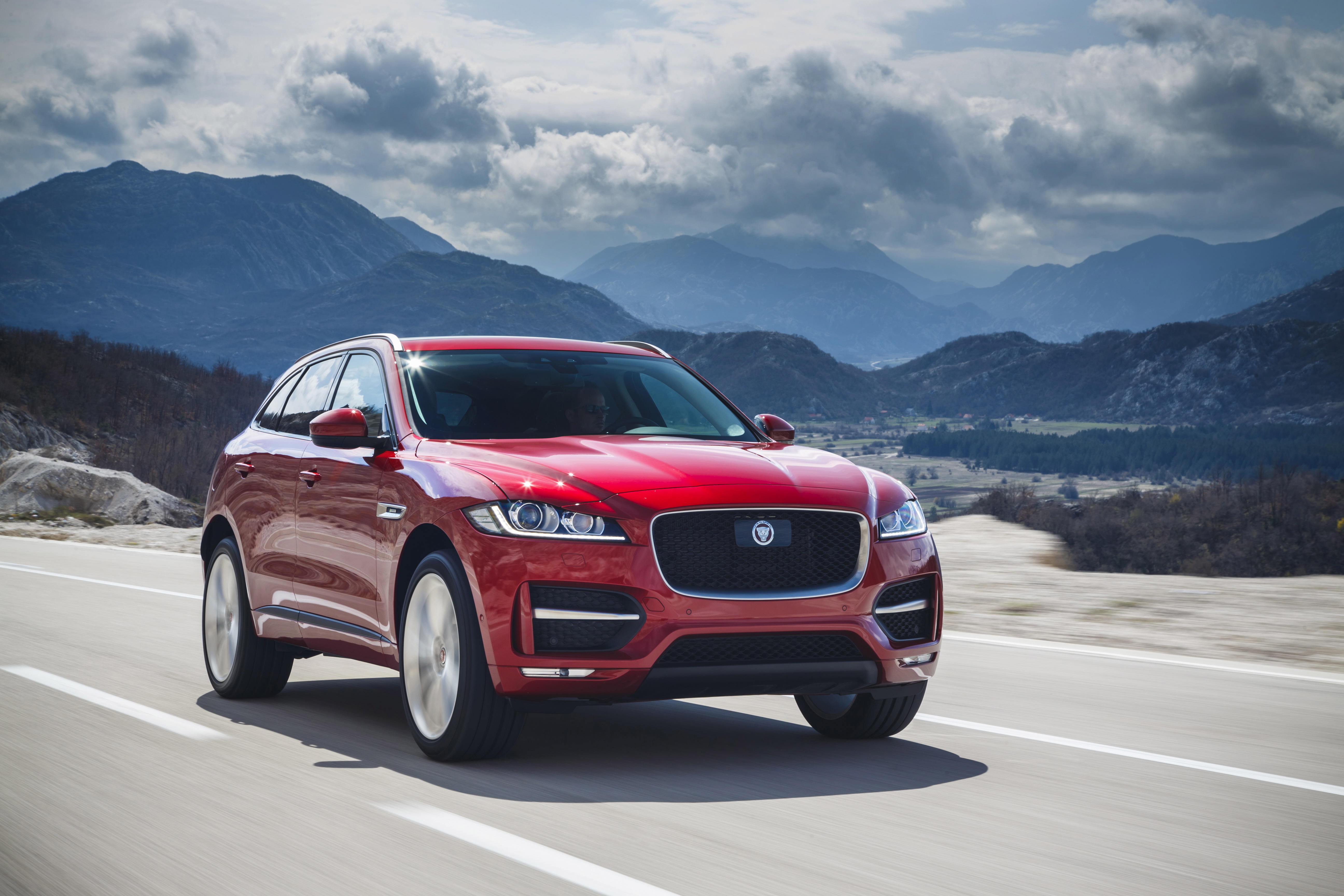 SUV Jaguar F-PACE получил высшую оценку в рейтинге Euro NCAP