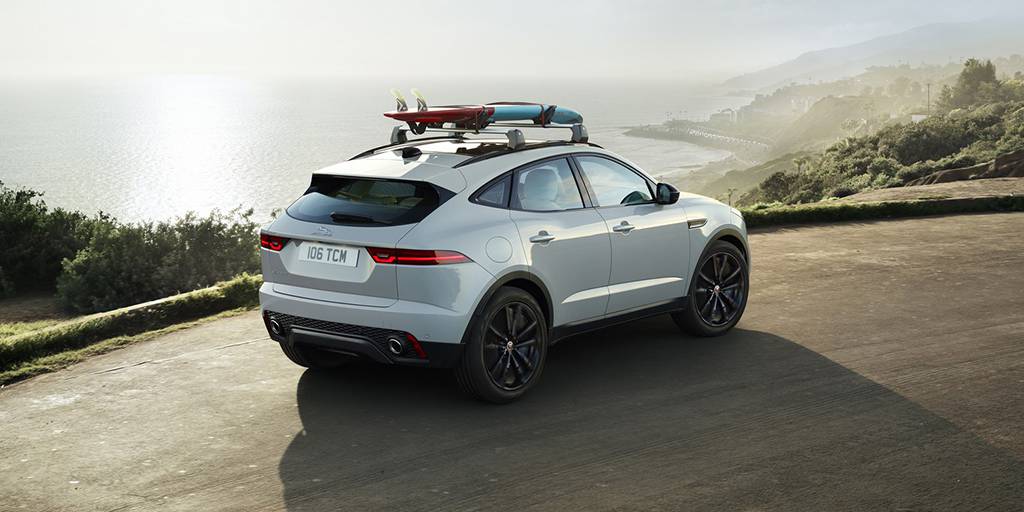 Специальная версия E-PACE Chequered Flag.