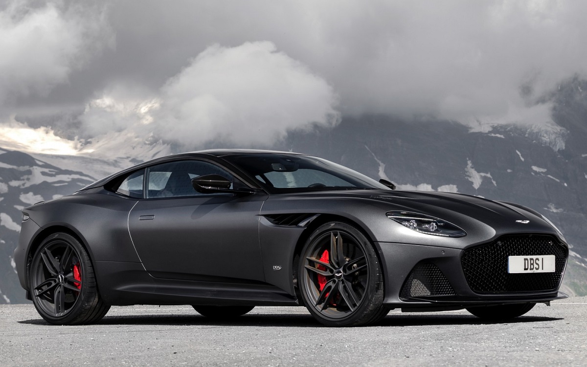 Aston Martin представляет DBS Superleggera Volante.