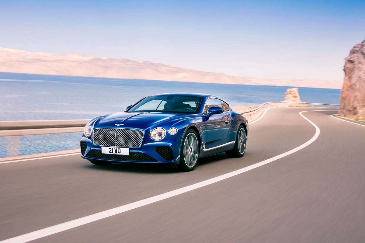 Bentley Continental gt жемчужного цвета