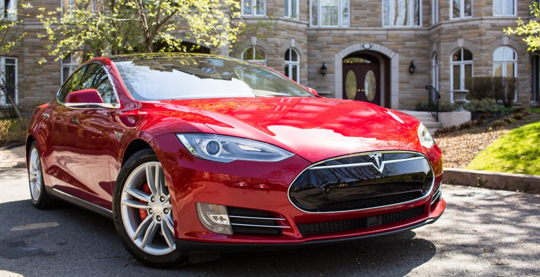Американская компания по производству электрокаров Tesla подала в суд на власти штата Мичиган (США)