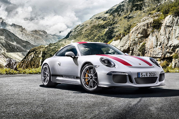 Первые тесты Porsche 911 R: страшно на трассе, неуютно в городе