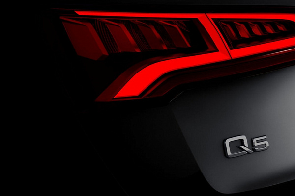 Audi продолжает подогревать интерес к грядущей премьере нового внедорожника Q5 2017 модельного года